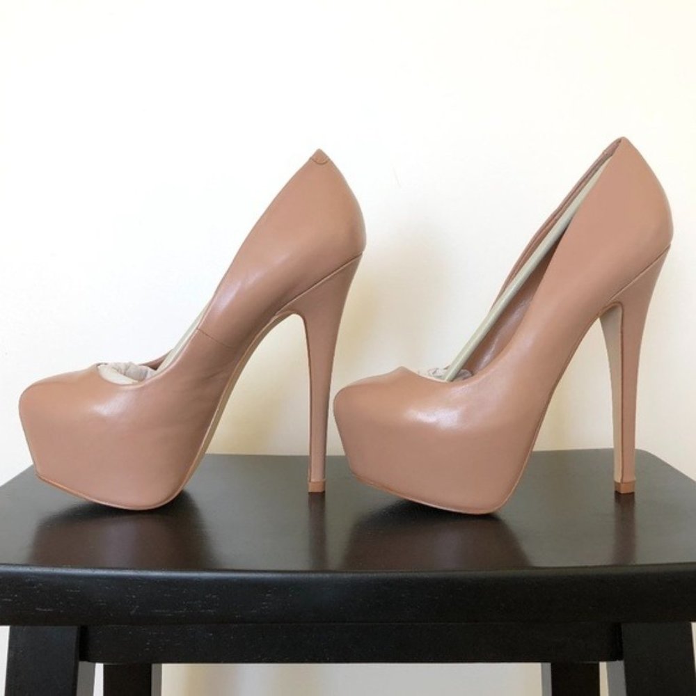 Steve Madden Dejavu Blush Leather Pumps